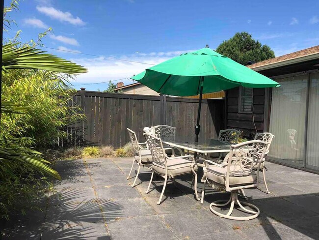 Building Photo - 7900 Beacon Ave S