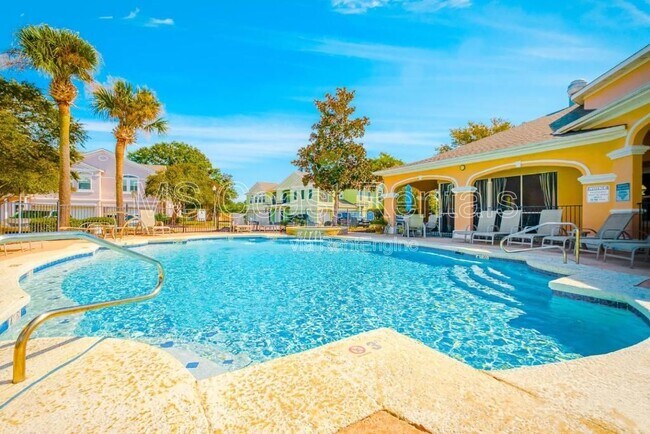 Building Photo - 2252 Beach Dr