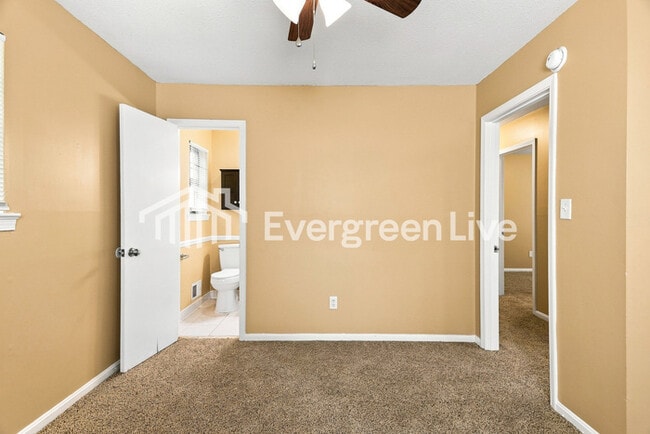 Building Photo - 1412 Highland Dr