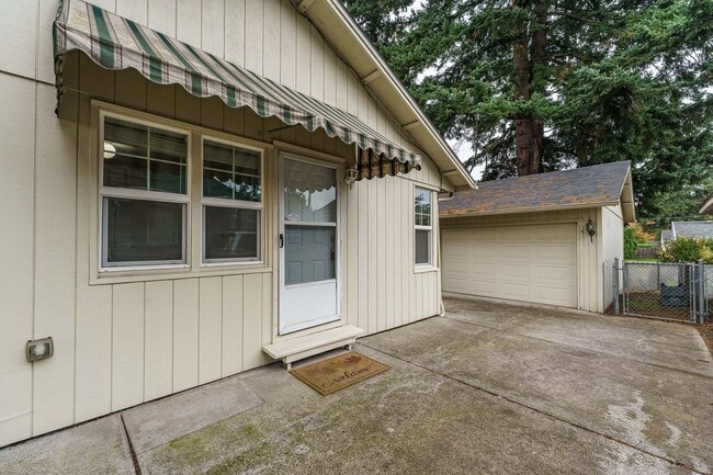 Building Photo - Krug 1201-1203