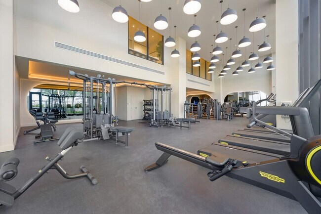 Building Photo - 580 72nd St