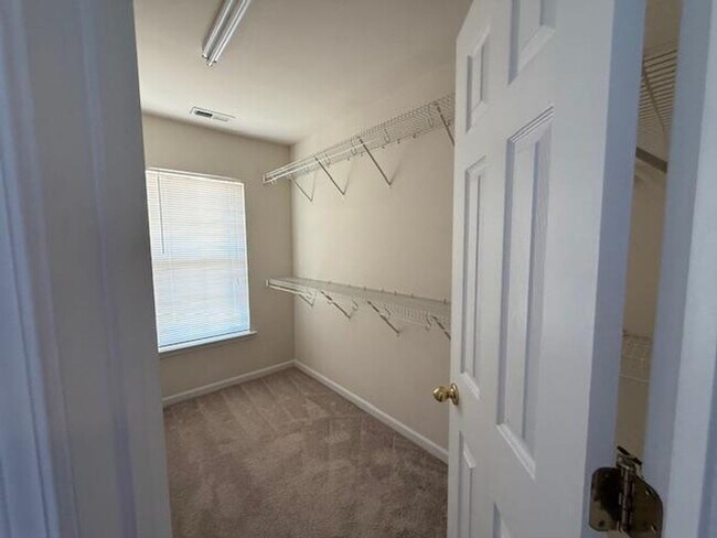 Building Photo - 509 Ruby Walk Dr