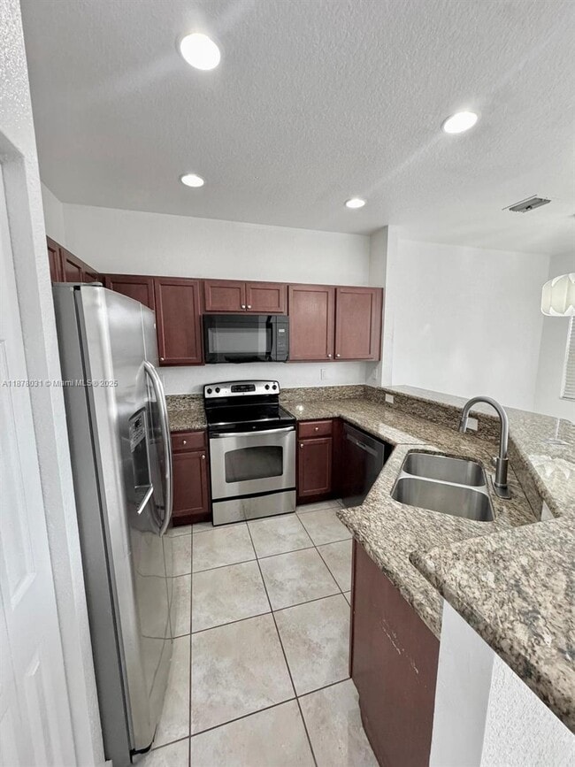 Building Photo - 4260 SW 164th Ct
