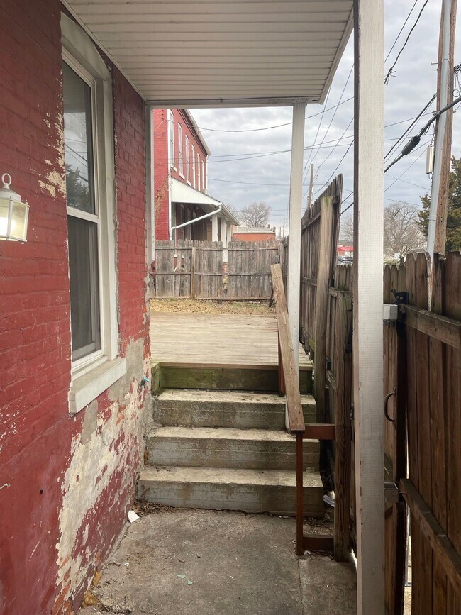 Building Photo - 855 Lancaster Ave