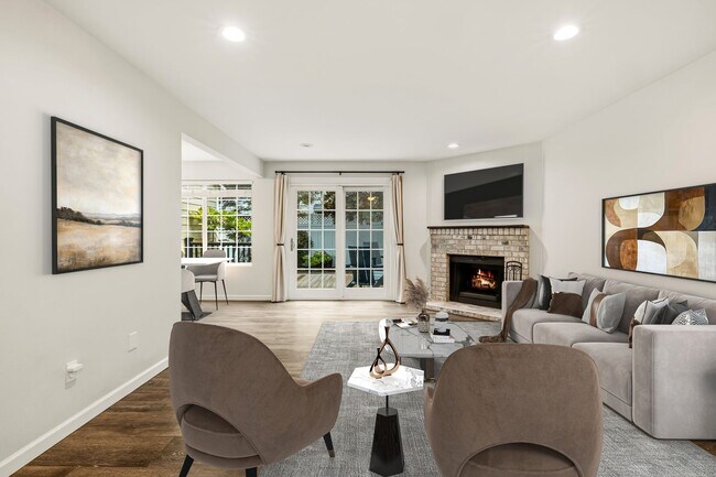 Building Photo - For Lease $2950/Month: Beautifully updated 2/Bdrm Townhome with large Bonus Room