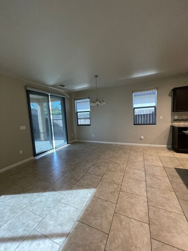 Building Photo - Lovely Clovis home, coming soon!