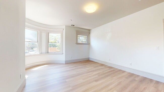 Building Photo - 2 Bedroom Brand New Upstairs Berkeley Unit!