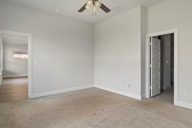 Building Photo - 2111 Clearwater Way