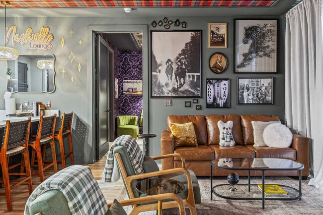 Building Photo - 245 Hermitage Ave