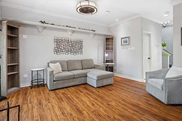 Building Photo - 2429 Southcourt Cir