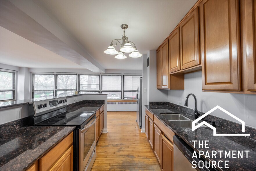 Building Photo - 4180 N Marine Dr