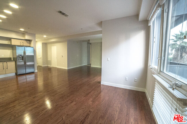 Building Photo - 1234 Wilshire Blvd