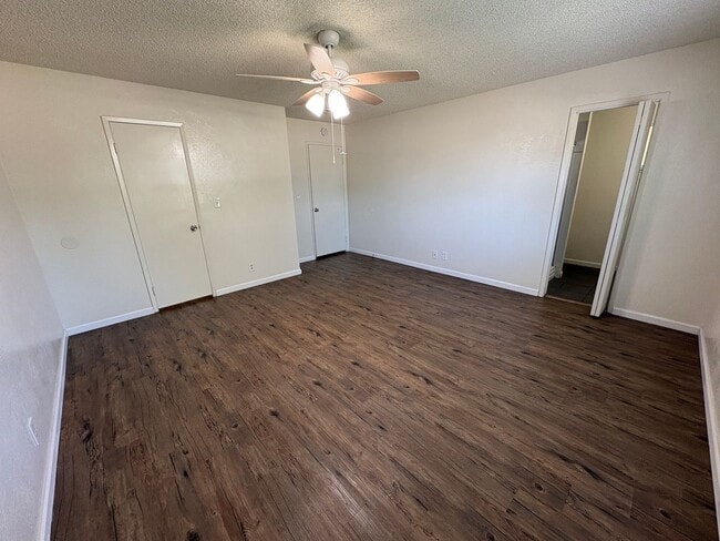 Building Photo - Cozy Home on Spacious Lot with Pool Available Now!