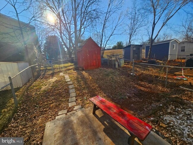 Building Photo - 1819 Picadilly Circus