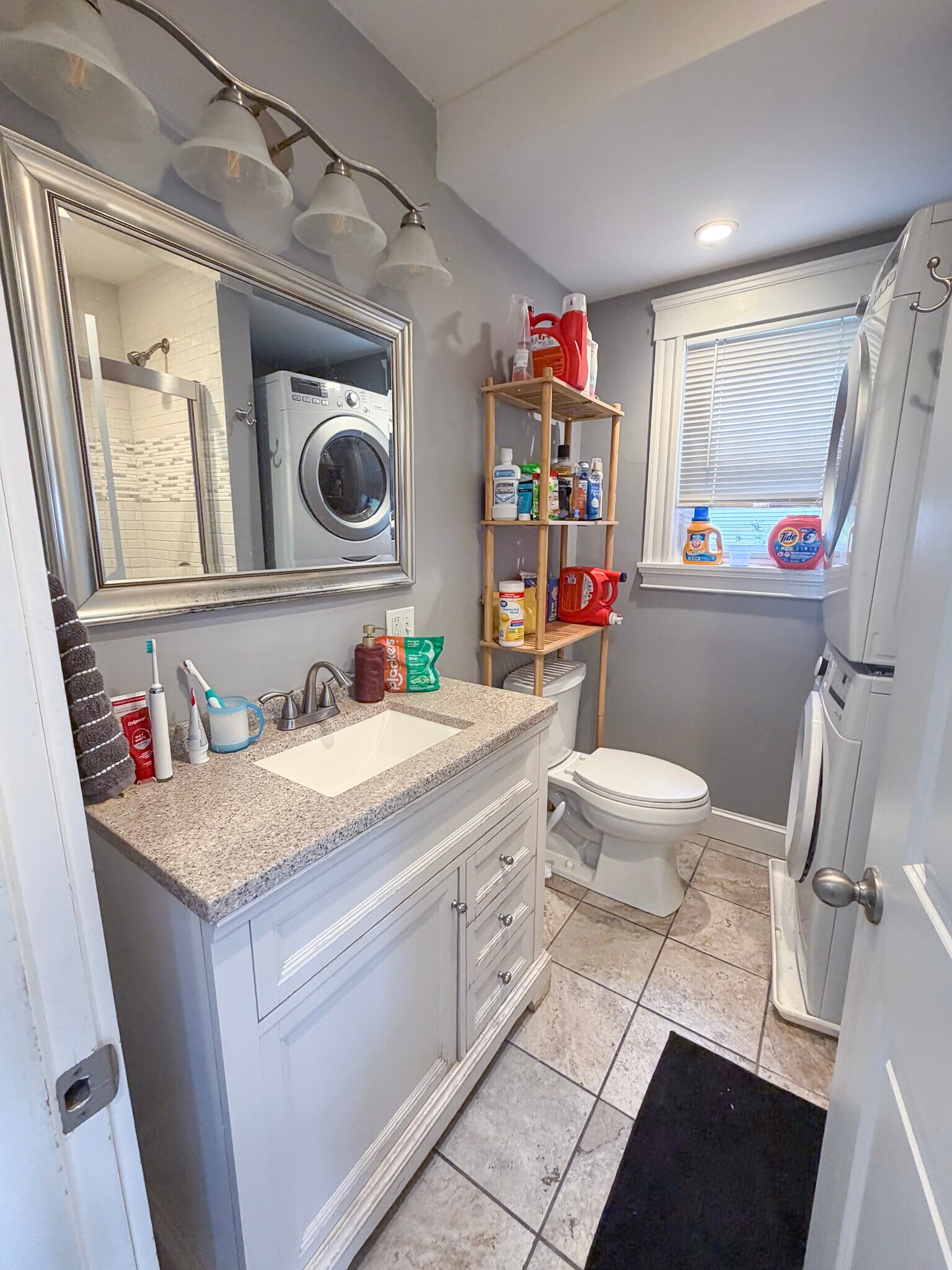 Bathroom 1 - 51 Leamington Rd