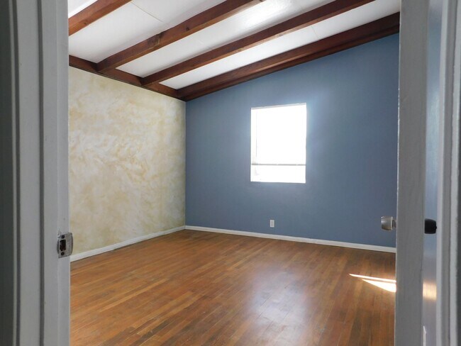Building Photo - 865 Square Foot Property With a 7625 Squar...