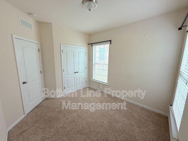 Building Photo - 10652 Sky Chase Ave NW