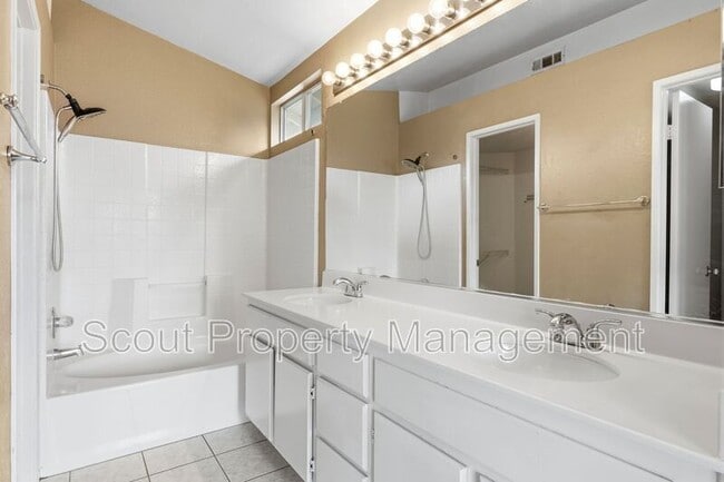 Building Photo - 45356 Escalante Ct