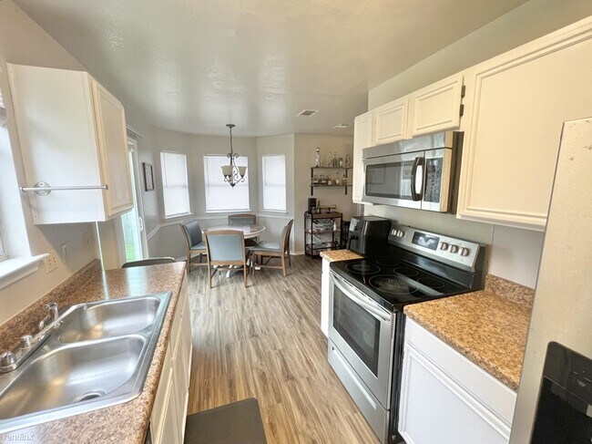 Building Photo - 2 br, 2 bath House - 2501 Windmill Dr