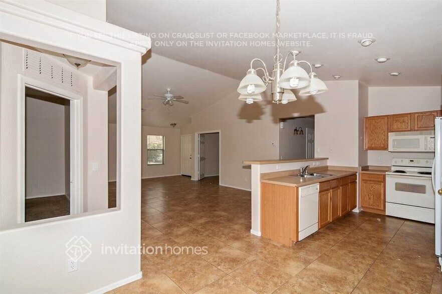 Building Photo - 14816 N 129th Dr