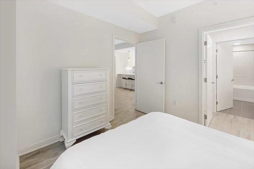 Building Photo - 1051 First St NE