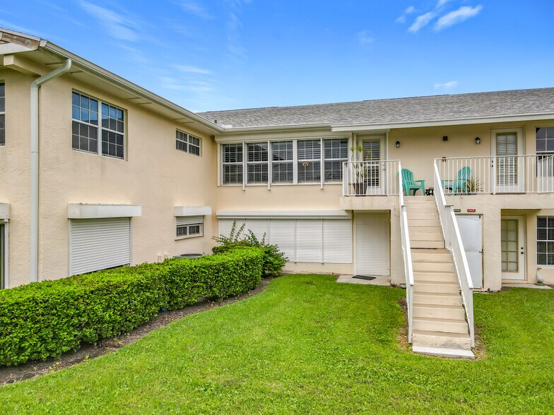 Building Photo - 760 Lake Orchid Cir