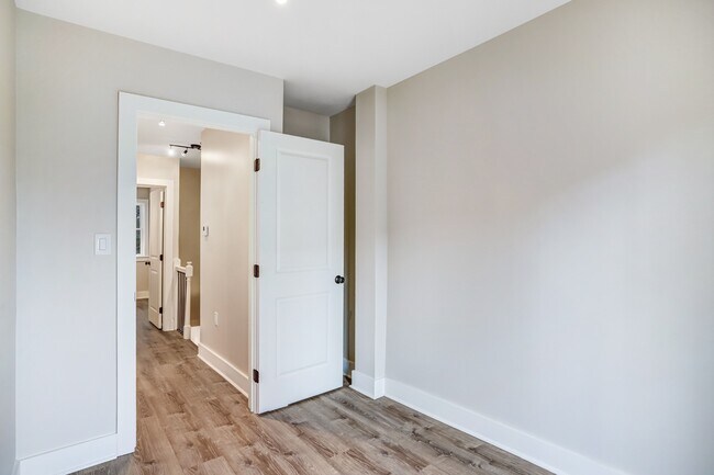 Building Photo - 1526 2nd St SW