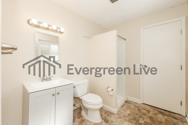 Building Photo - 120 Hilltop Dr