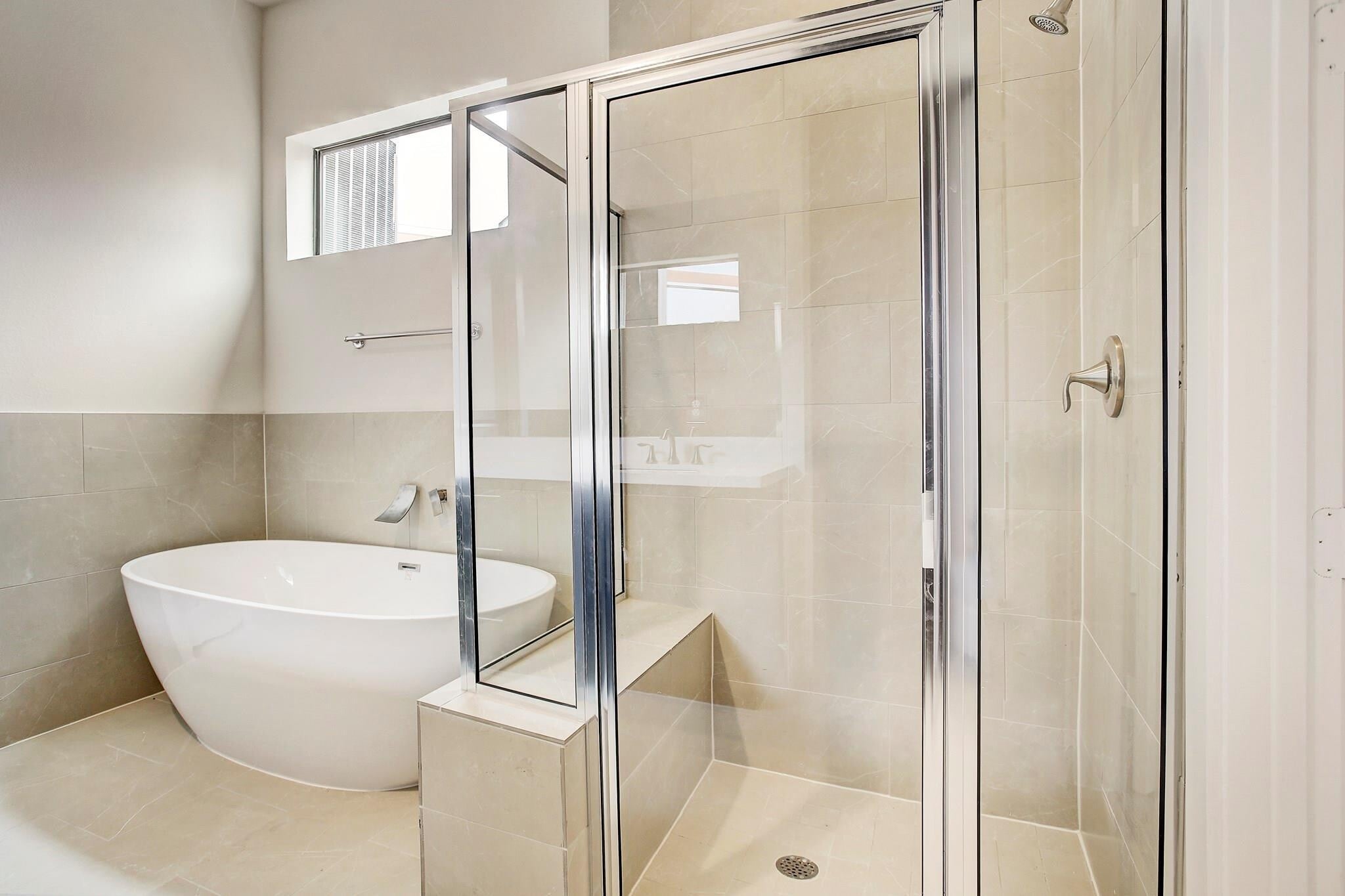 Texas size shower - 2926 Alice St