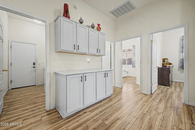 Building Photo - 8663 W Yukon Dr