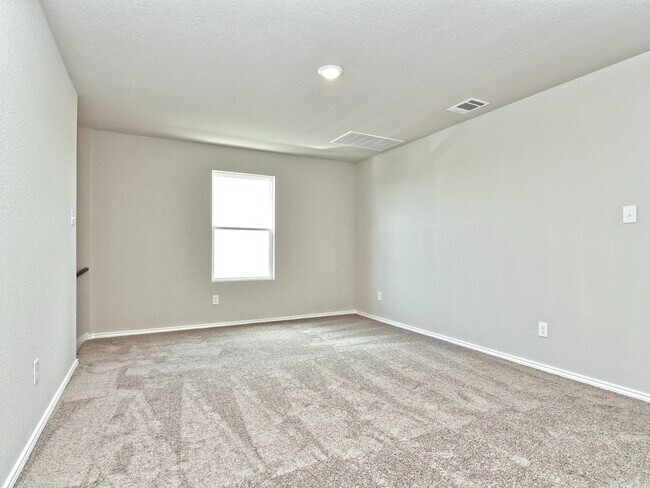 Building Photo - 1950 SF Home in San Antonio - 4 BR /2 BA - WATERWHEEL!!!