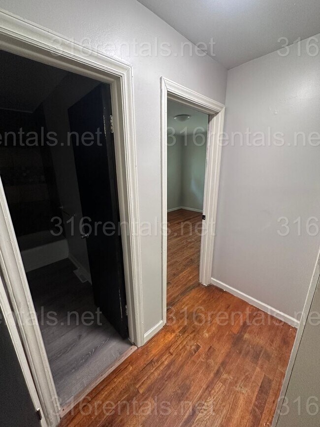 Building Photo - 1514 Park Ln