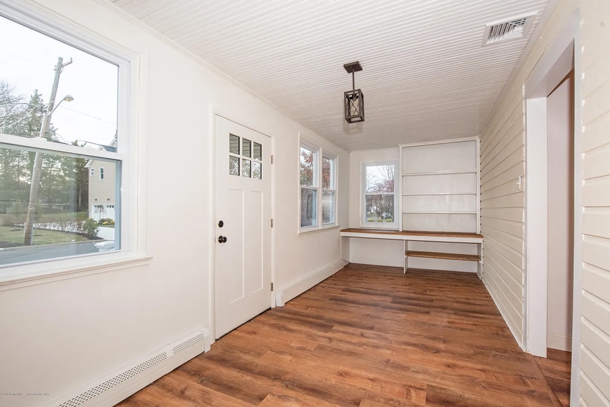 Building Photo - 32 Franklin Avenue