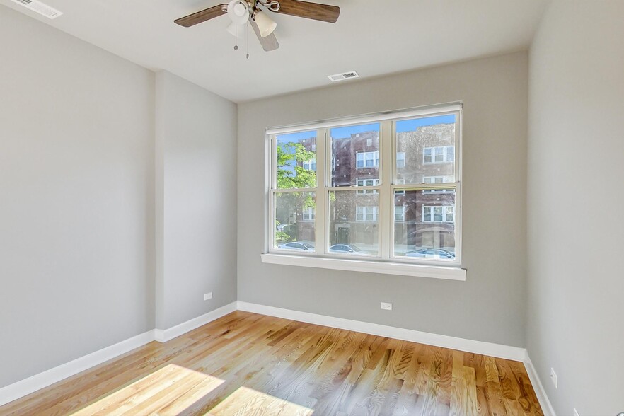 Building Photo - 6204 S Kimbark Ave