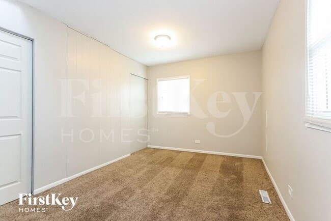 Building Photo - 1504 Walnut Dr