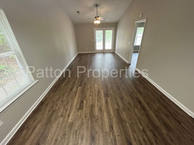 Building Photo - 1839 Horseshoe Dr