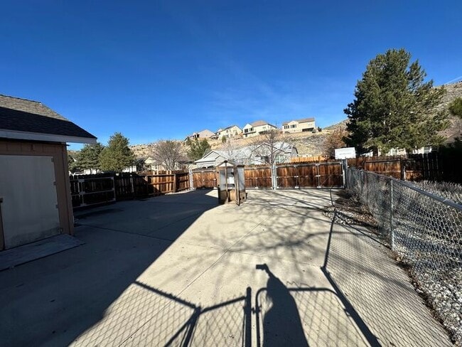 Building Photo - 285 Lemming Dr