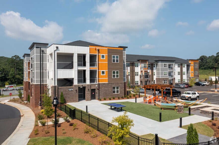 Building Photo - Signature at Hartwell Village