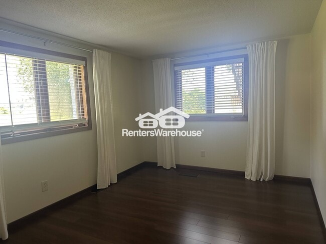 Building Photo - 1322 Meadowlark Dr