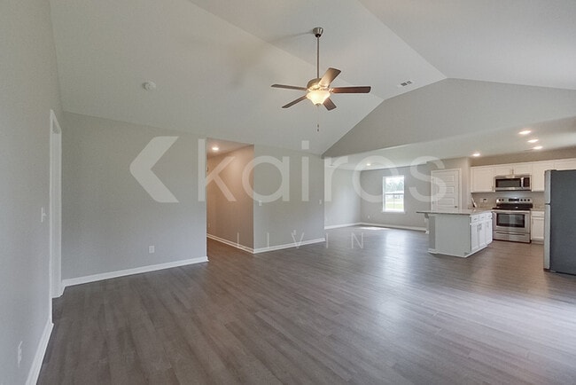 Building Photo - 201 Western Red Cedar Dr