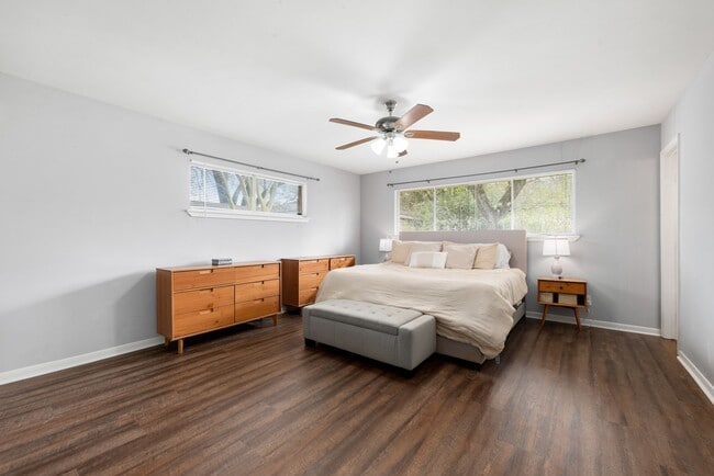 Building Photo - 6019 Cartagena St