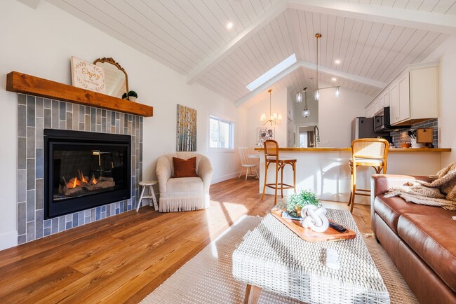 Building Photo - Beautifully remodeled bungalow