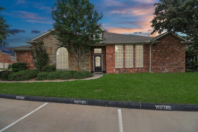 Building Photo - 8624 Sunset Loch Dr
