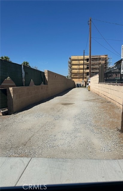 Building Photo - 315 W Colton Ave