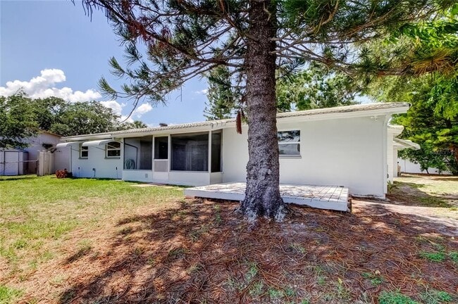 Building Photo - 10744 Drummond Rd