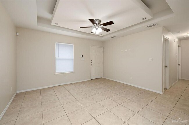 Building Photo - 9 Taxco Ct