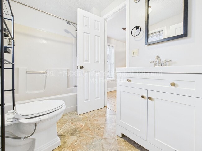 Building Photo - 10 Fayette St