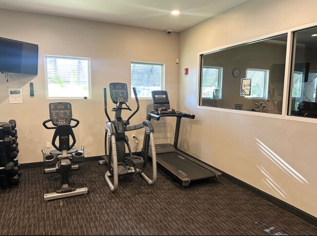 Building Photo - 3 BED 2.5 BATH TOWNHOME IN THE VISTAS AT C...