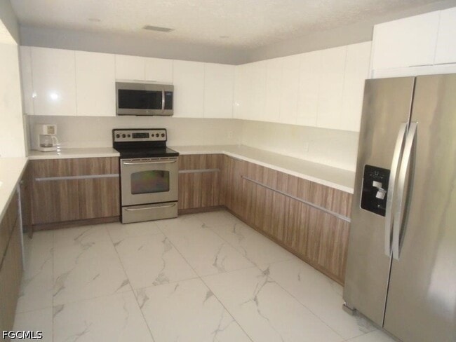 Building Photo - 1401 Everest Pkwy