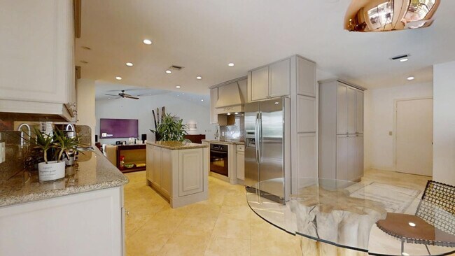 Building Photo - 2899 NW 26th Ave